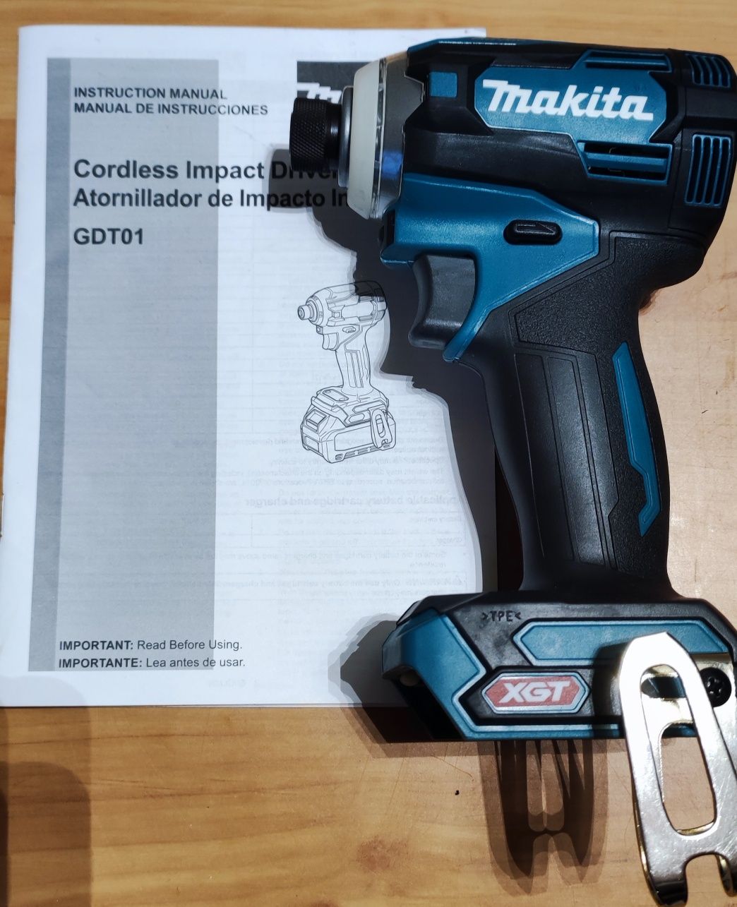 Makita 40v GDT01