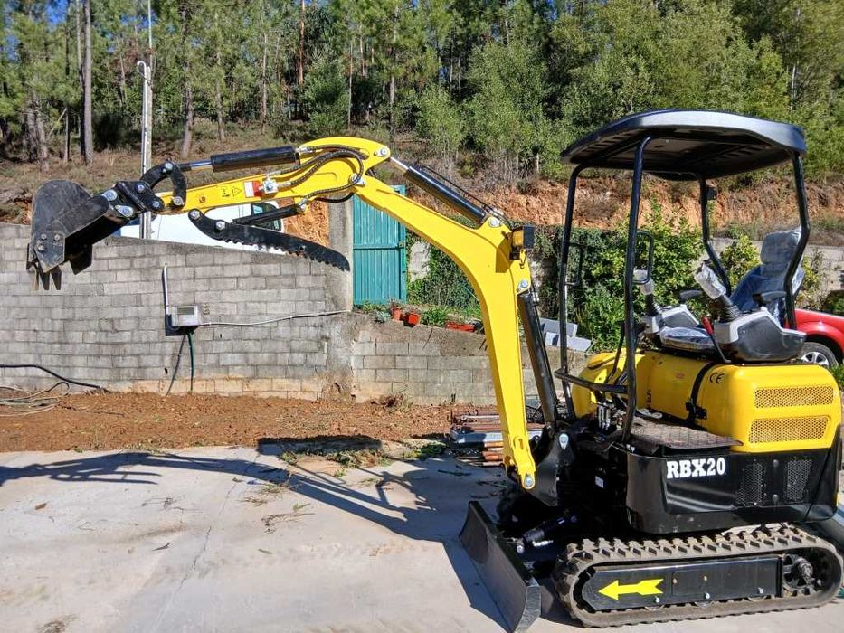 Mini Escavadora Gitatória