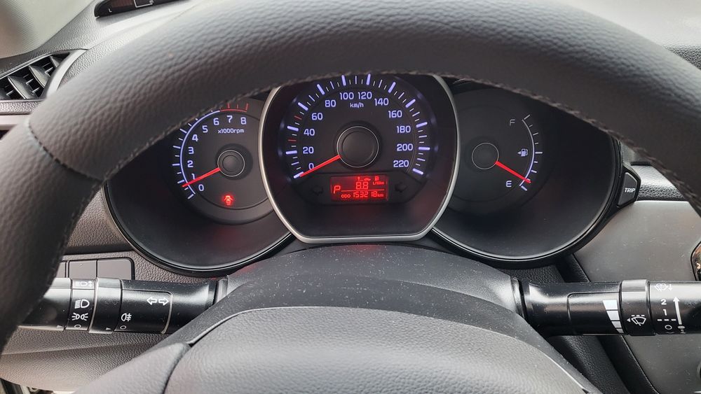 Kia Rio автомат 1,4 бензин