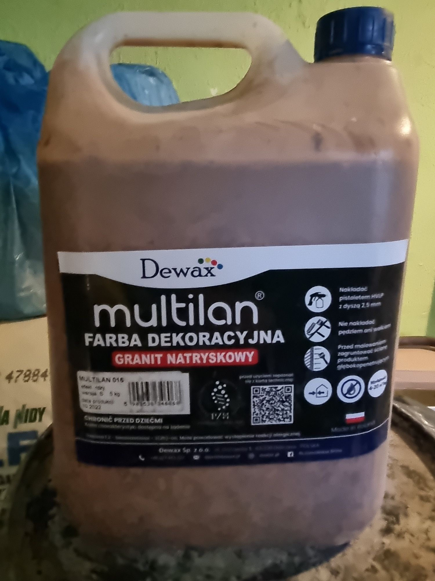 Farba Dewax multilan 16 natryskowa imitacja rdzy na fasadzie budynku m