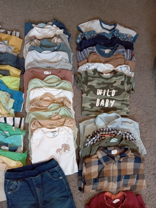 Zestaw paka ubrań dla chłopca roz.74/80 115 sztuk