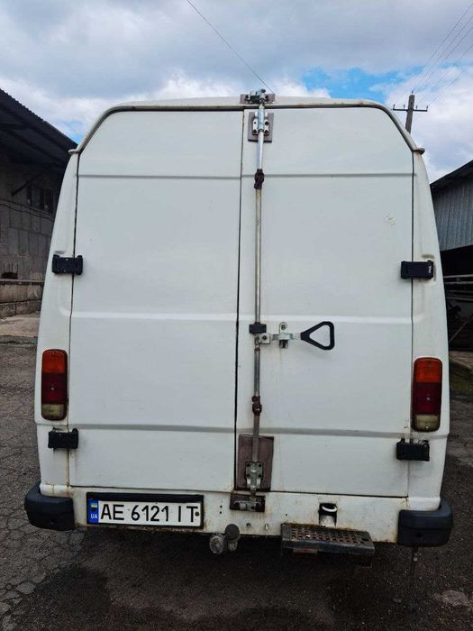 продам вантажний фургон (малотонажний