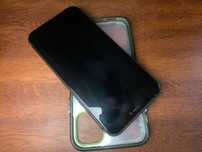 Iphone 11  128 gb в среднем состоянии