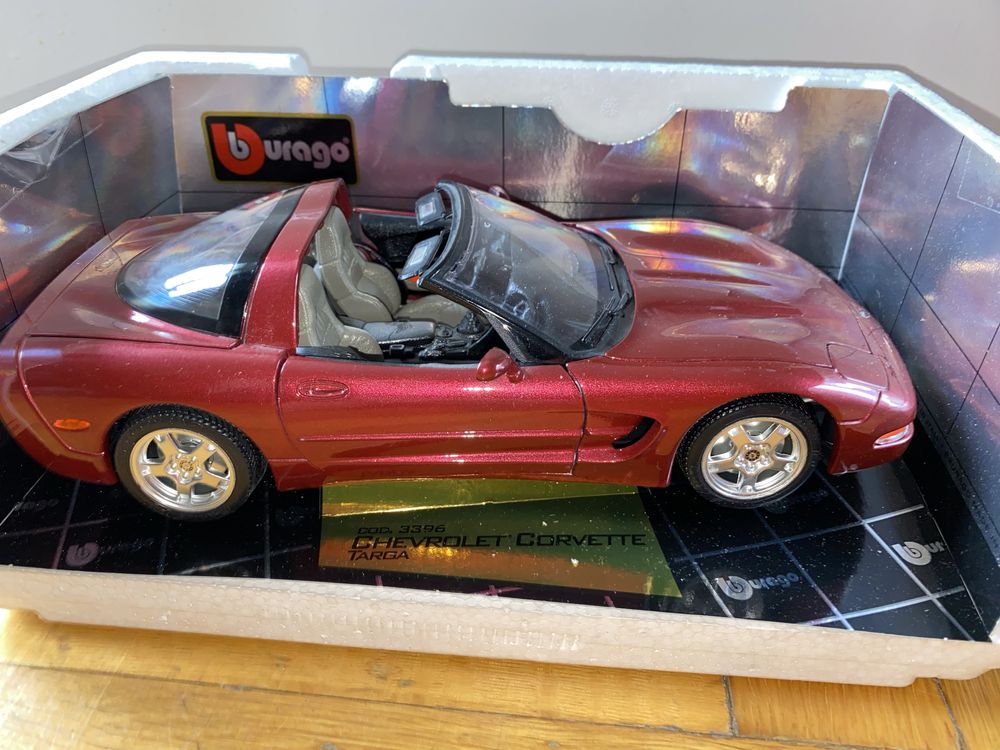 Bburago Chevrolet Corvette 1:18