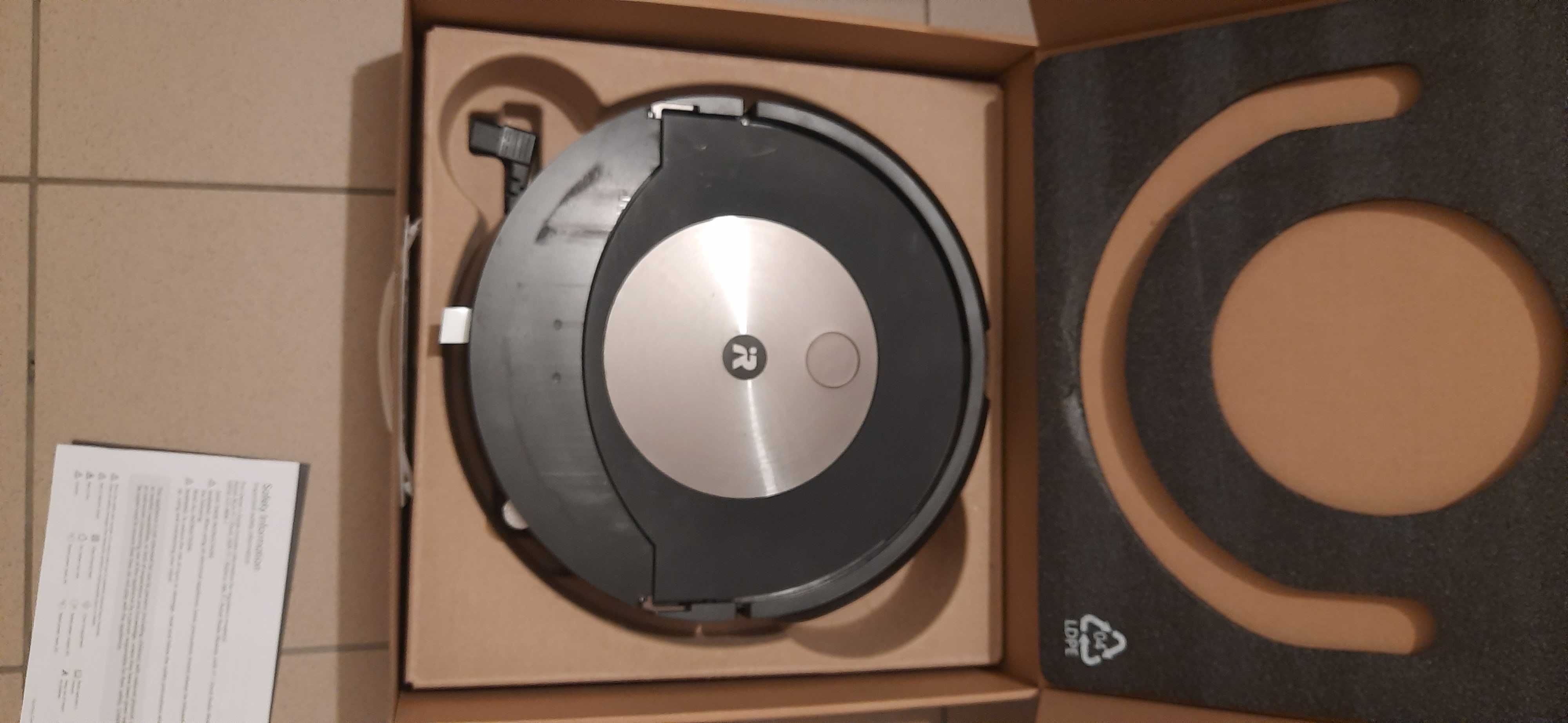 Robot odkurzająco mopujący  Roomba Combo ze stacją ładującą