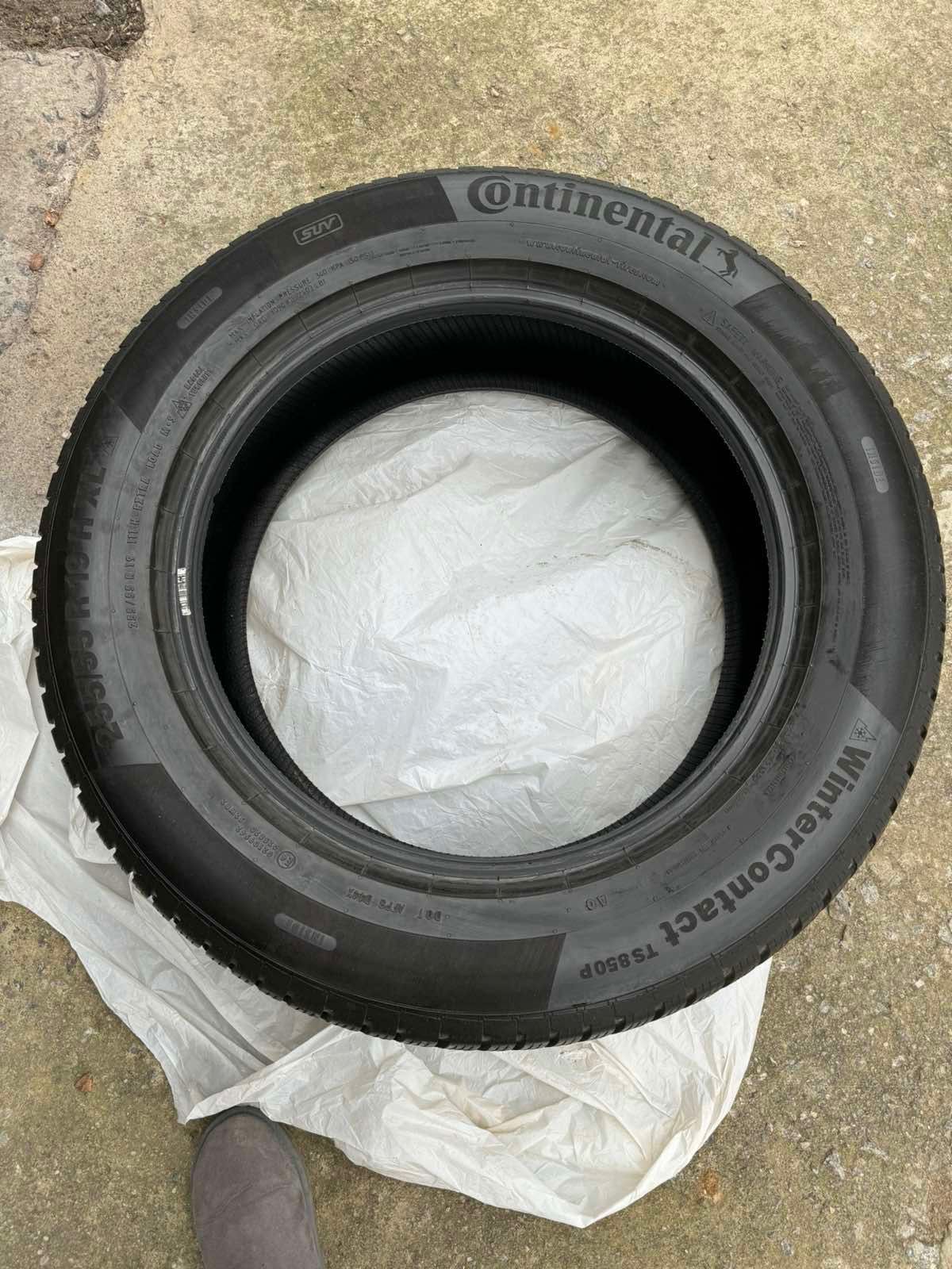 Продам зимову гуму Continental 255/55R19