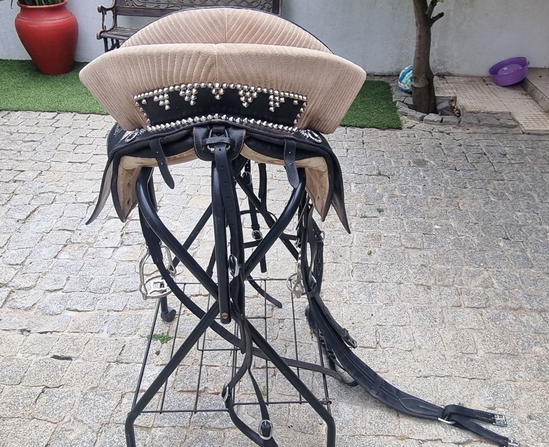 Sela à portuguesa Machado tamanho 38