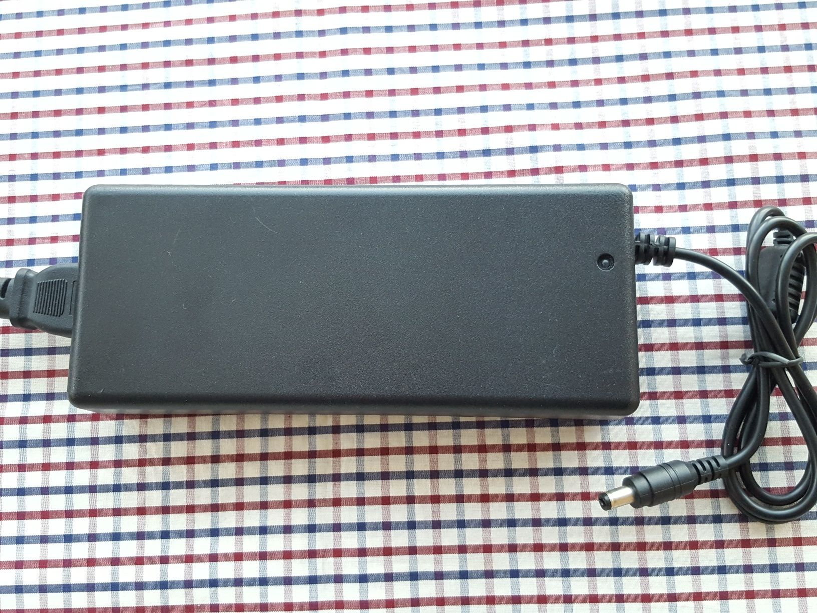 Блок питания 52V 2.5A charger нерабочий зарядное устройство