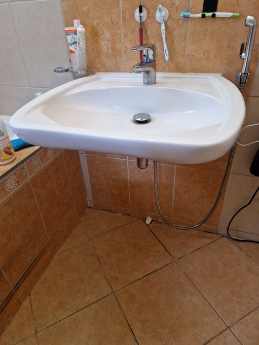 Umywalka duża  bardzo dobry syan