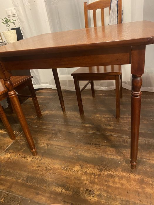 Stół drewniany kolor orzech