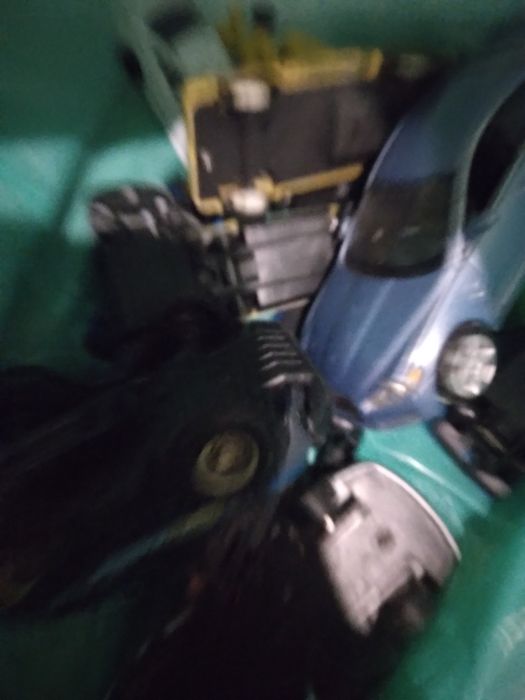 Vendo vários carinhos