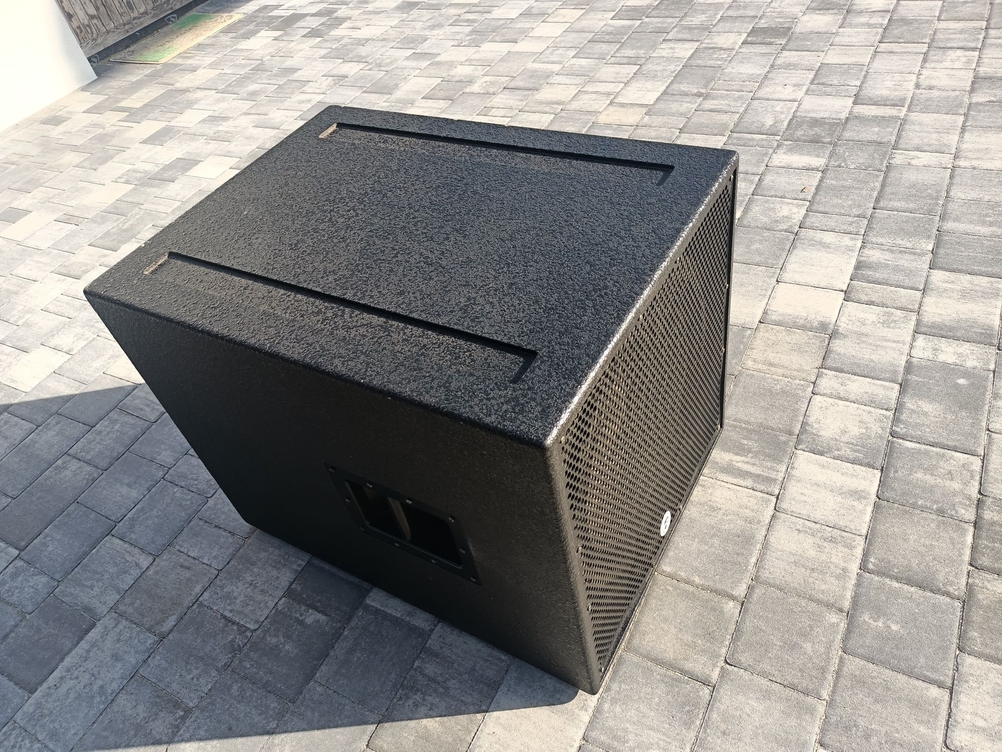 Kolumna basowa uBR18 1700W Granat audio