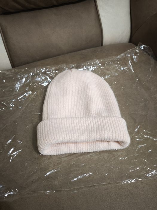 Жіноча зимова тепла шапка нова