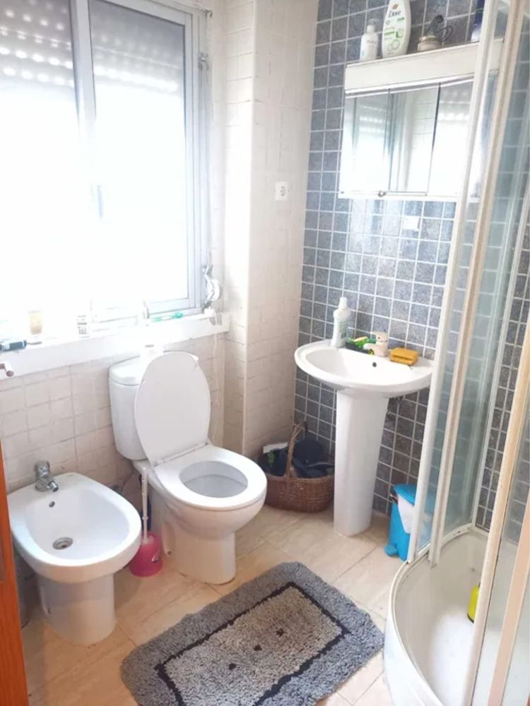 Title: *Nice room in portuguese neighborhood*