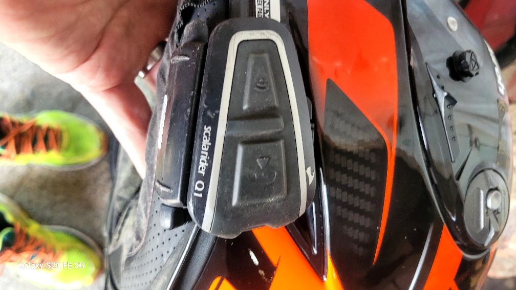 Capacete com scala rider incluído