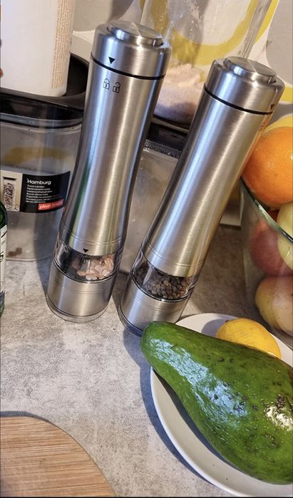 Russell Hobbs Młynek do pieprzu i soli, regulacja, LED! PRZECENA!