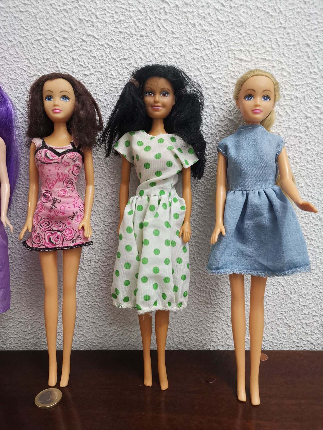 2 Bonecas Barbie Originais + 5 Bonecas Barbie não Originais