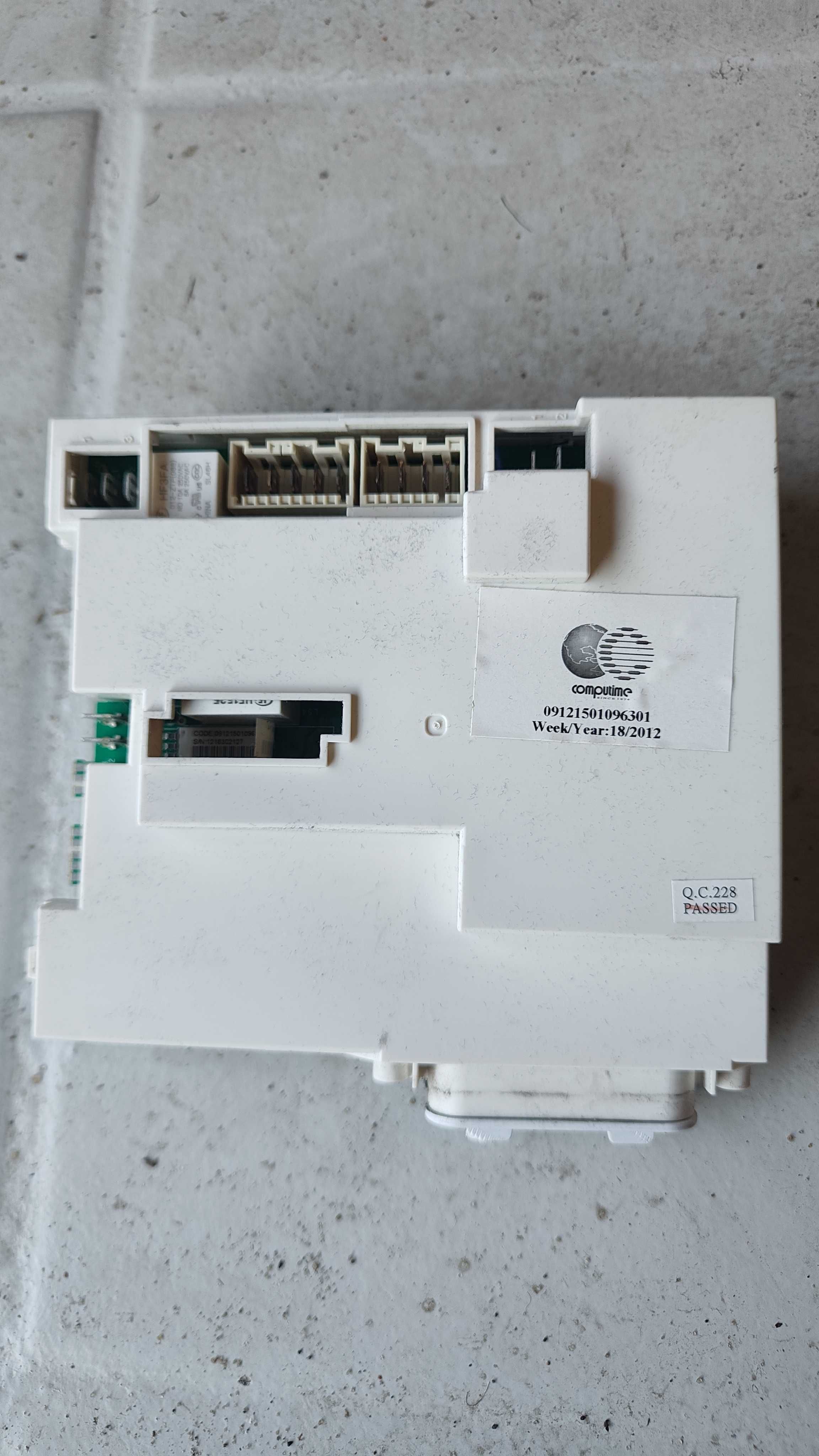 Drzwi z programatorem AQCF851 BU EU HotPoint Ariston sprawne Płyta