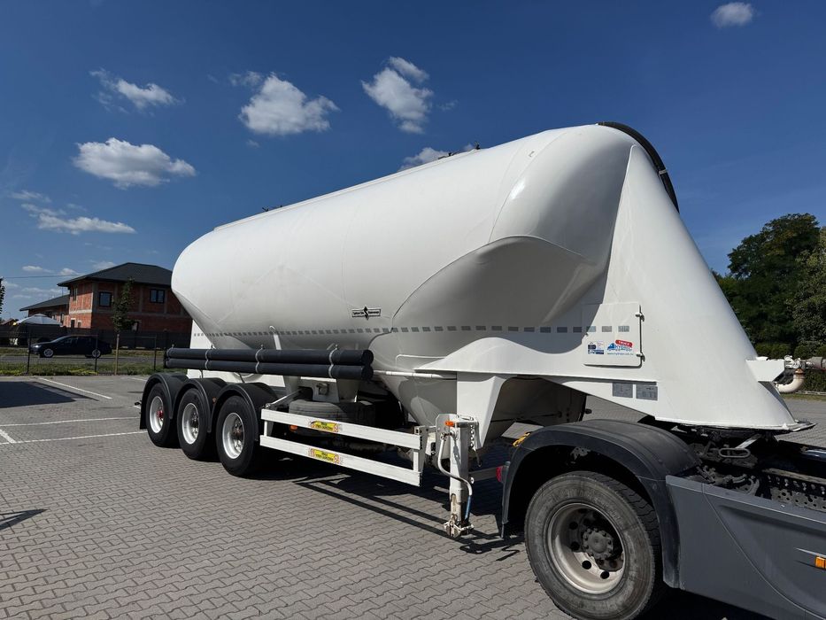 Spitzer SF2737/2P cementonaczepa  Cementonaczepa Spitzer SF2737/2P pierwszy właściciel 2007 rok