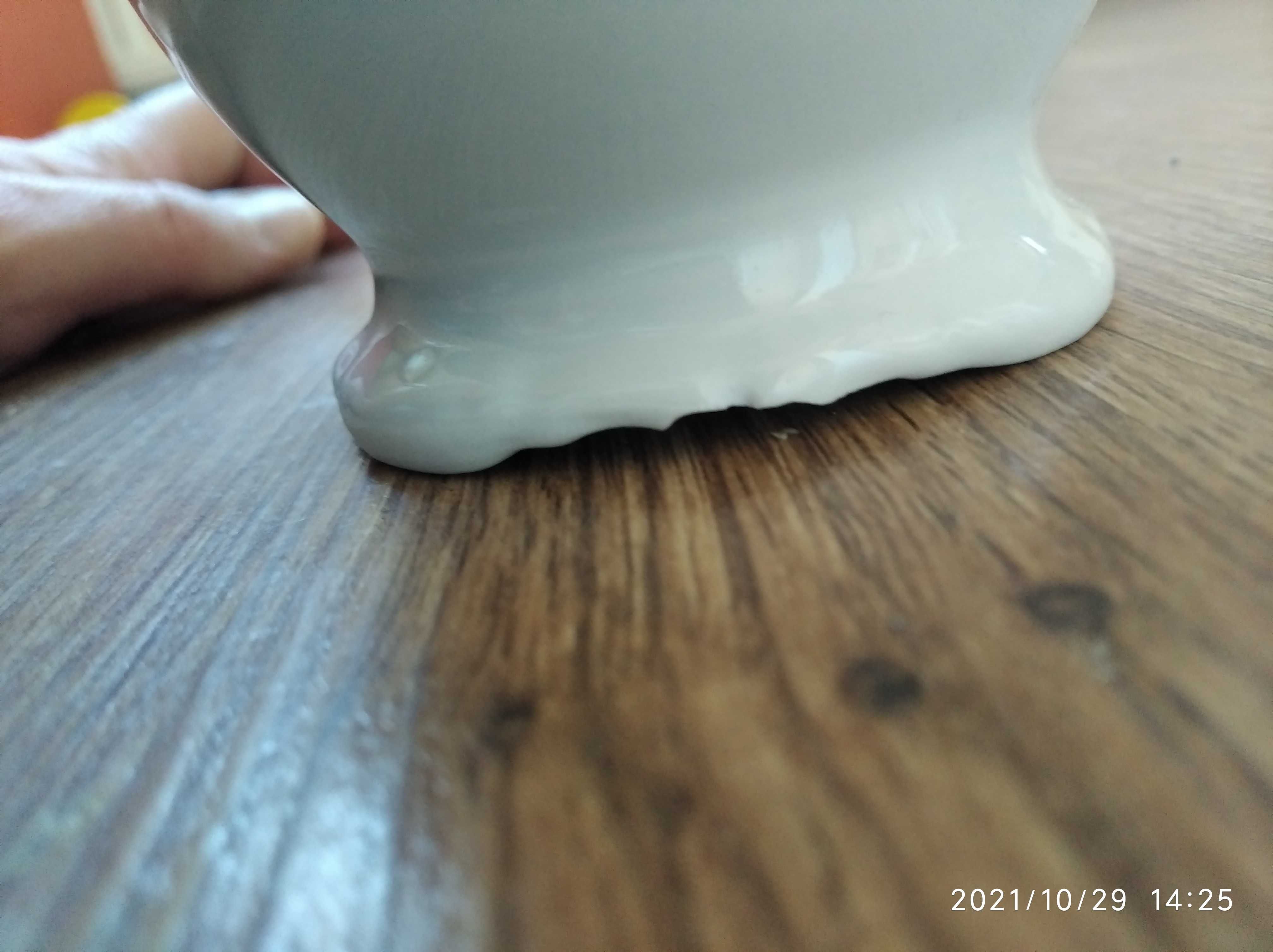 Dzbanek dzbanuszek sosjerka porcelana porcelanowy z dziubkiem