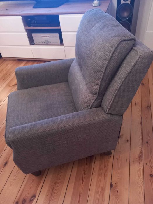 Fotel uszak z podnóżkiem