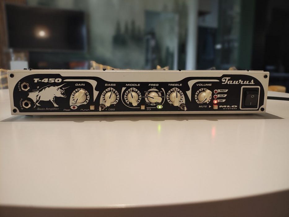 Wzmacniacz basowy Taurus T 450