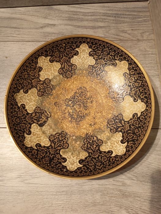 Stary mosiężny rzeźbiony talerz, patera grawerowana INDIE 25cm, 655 g