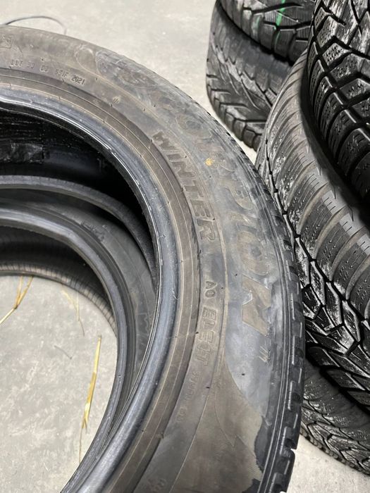 Комплект зимової гуми 235/55/19 Pirelli