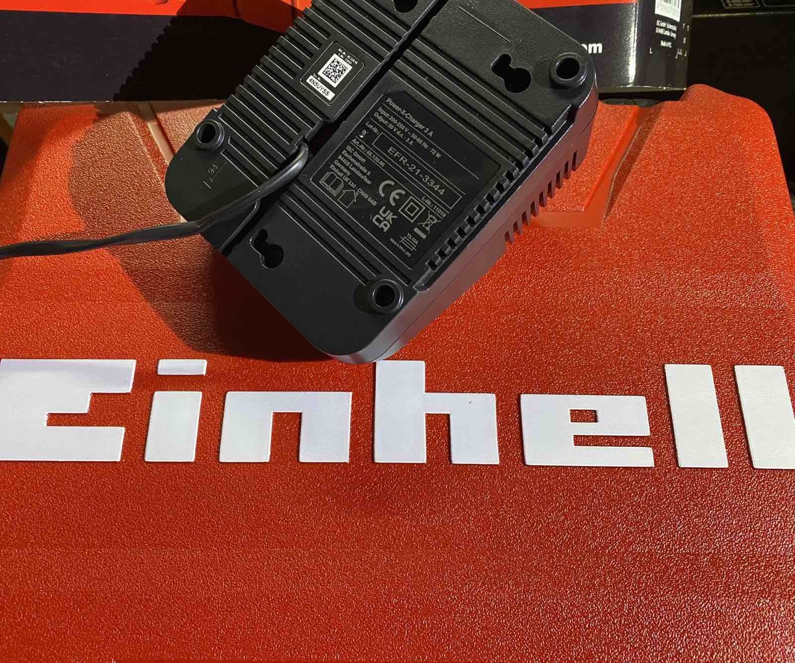 Зарядное устройство Einhell 18V 3A (4512096)