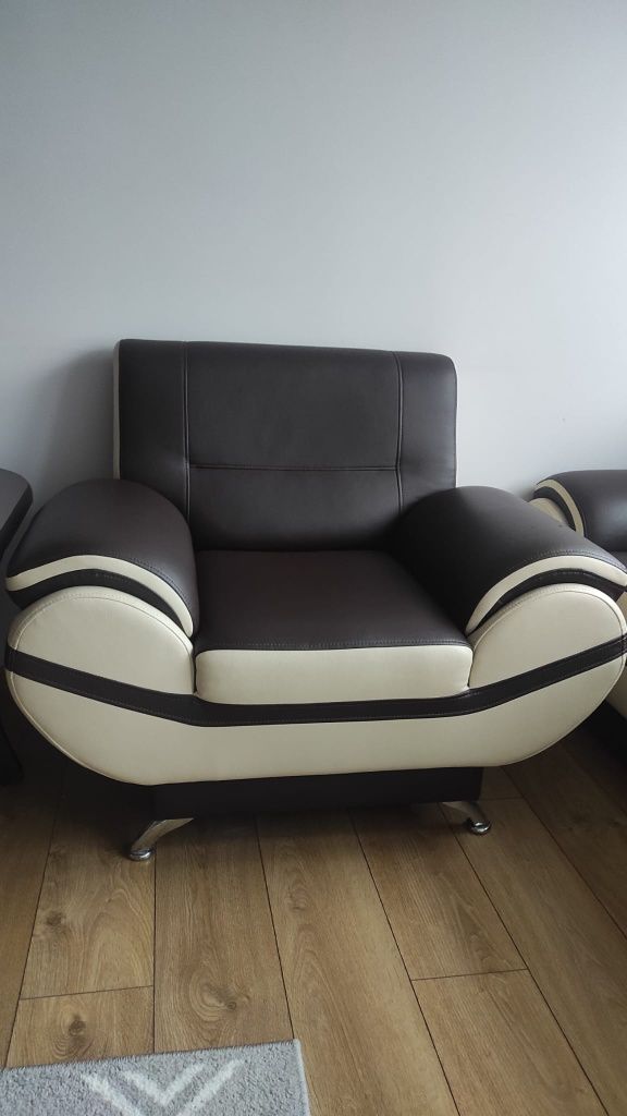 Zestaw wypoczynkowy - kanapa + 2 fotele