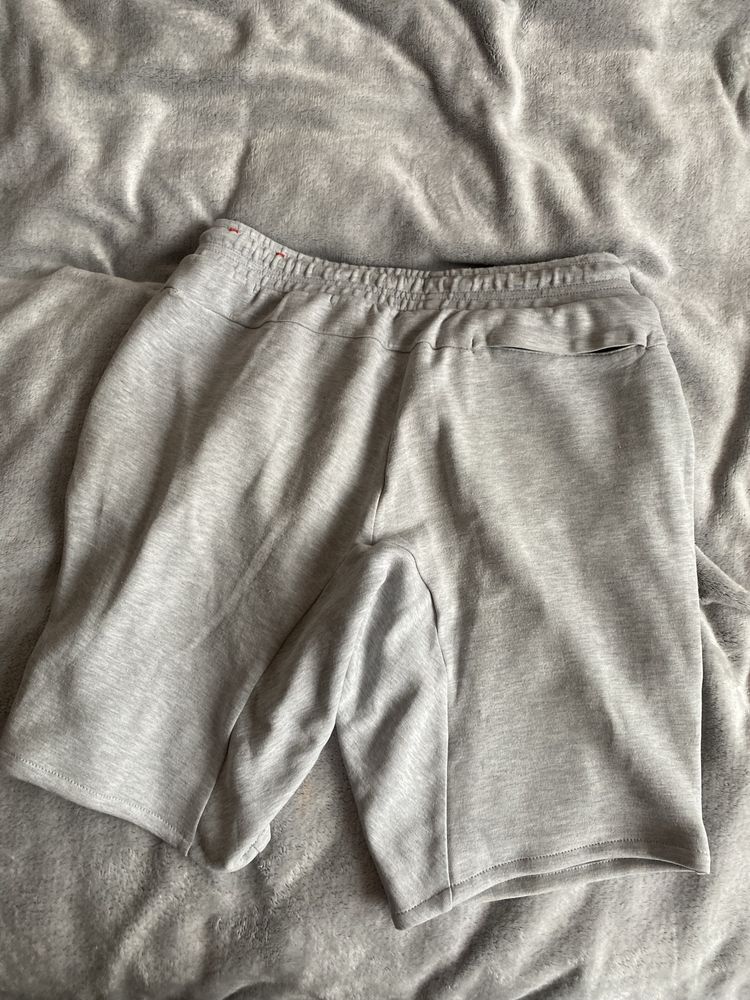 шорти nike tech fleece