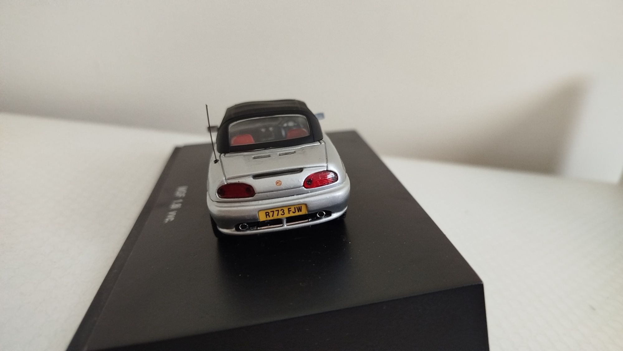 Miniatura MGF 1/43