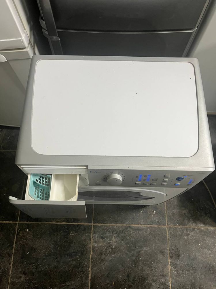 Стиральная машина Indesit на 6кг в идеале.Доставка,гарантия