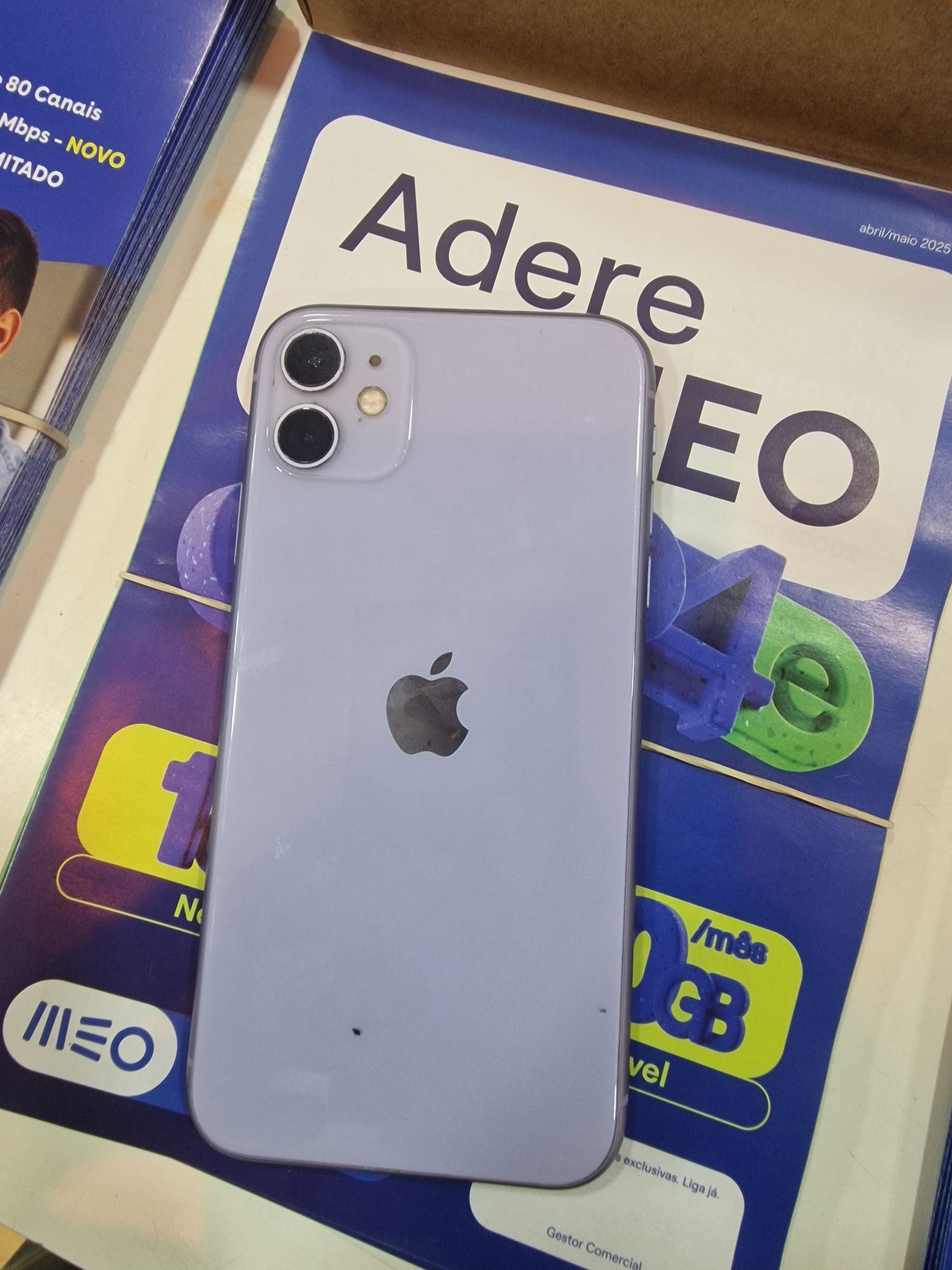 Iphone 11 64Gb apenas com o cabo