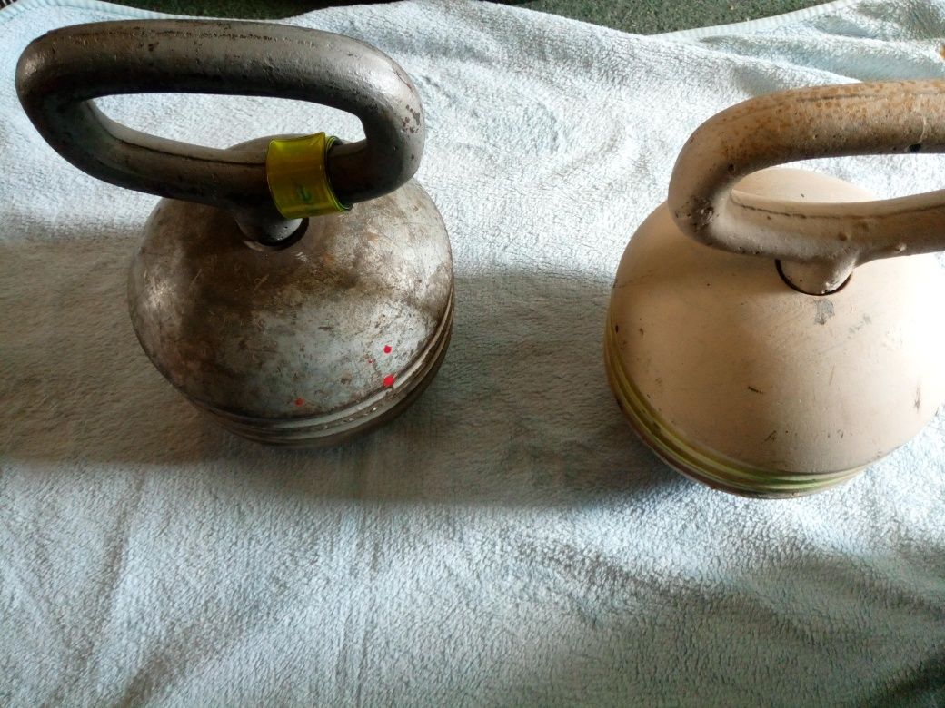 Kettlebele 2 sztuki. Hantle. 20,0 i 19,5 kg.