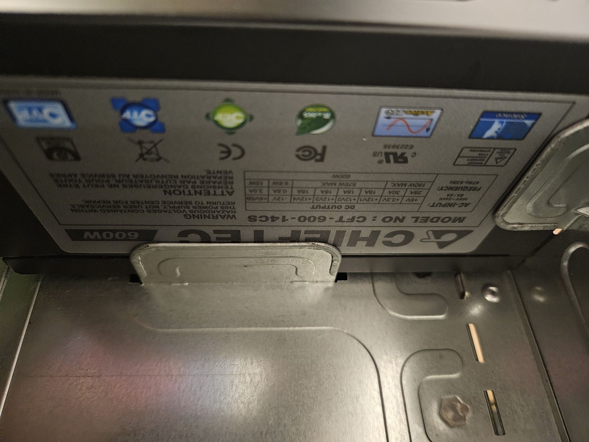 Komputer PC chiftec 600w g860 ssd geforce 8400gs 4gb biuro