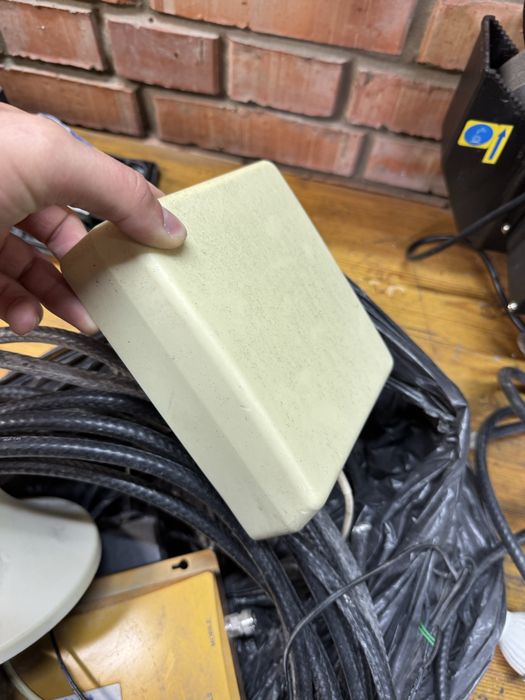 Продам GSM підсилювач з антенами та кабелем