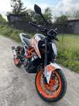 Duke 390/125 kat B, 21r, 6142km- super stan !