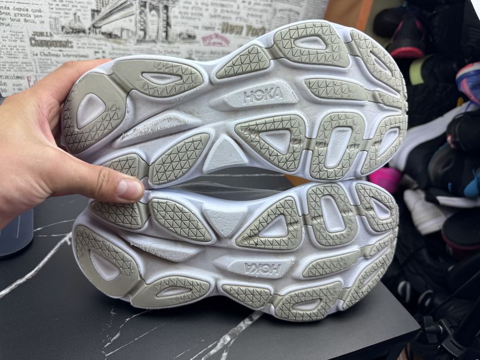 Розмір 41 Кросівки Hoka One One Bondi 8 Розмір 41 Взуття