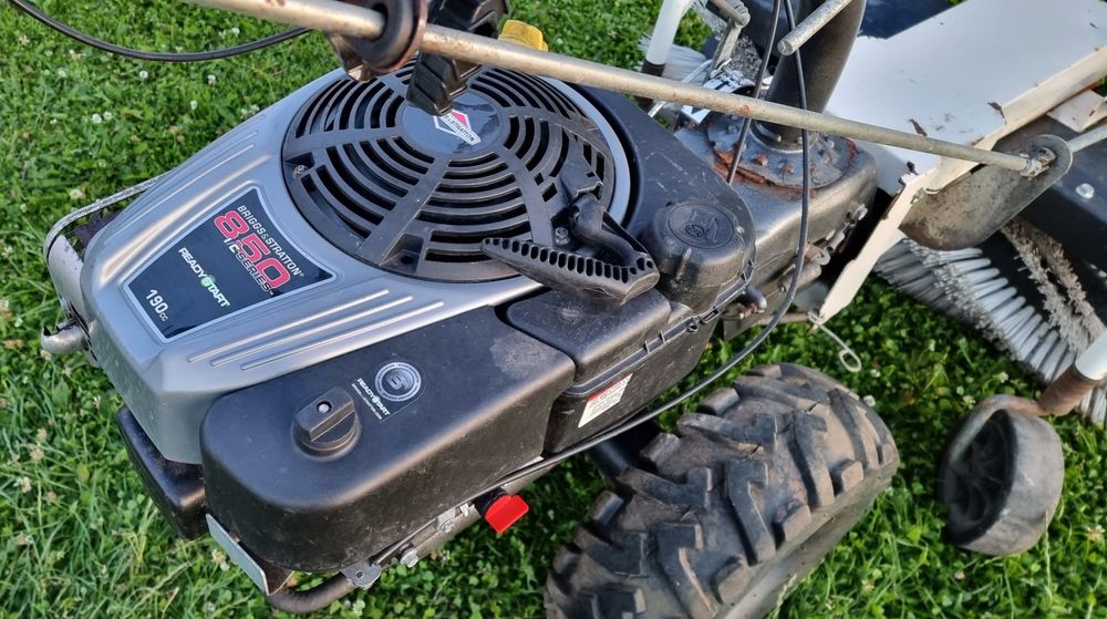 Zamiatarka odśnieżarka Silnik Briggs&Strattion