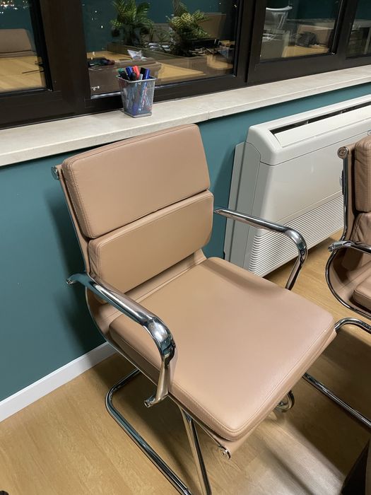 Cadeiras bege tipo pele