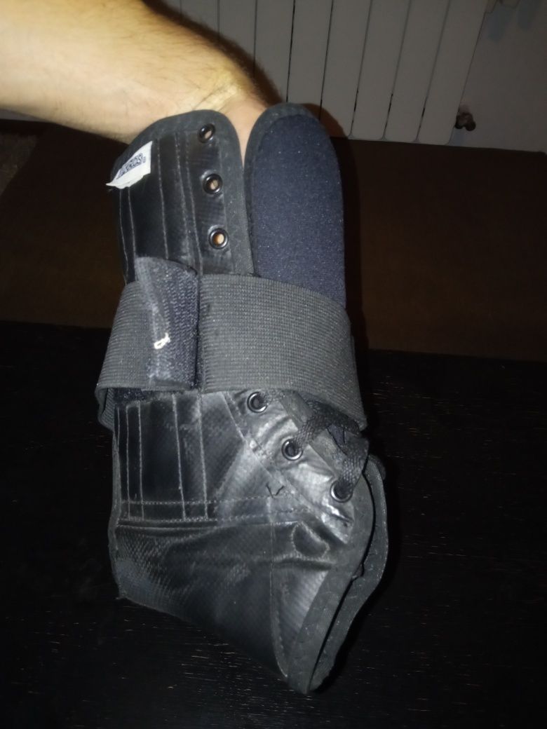 stabilizator kostki / pół-sztywny, prawy, rozmiar M / BJJ, JUDO