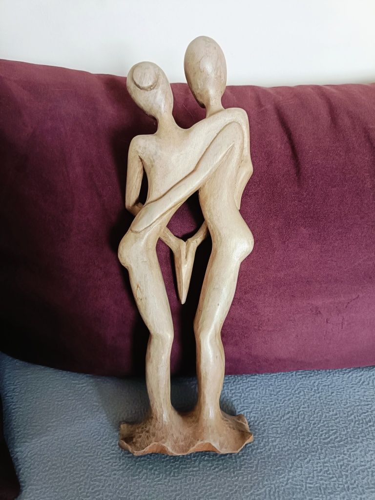 Figurka z drewna egzotycznego