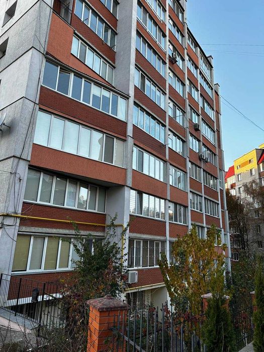 3к квартира на Південно-Заході з меблями і технікою!Гарний ТОРГ!