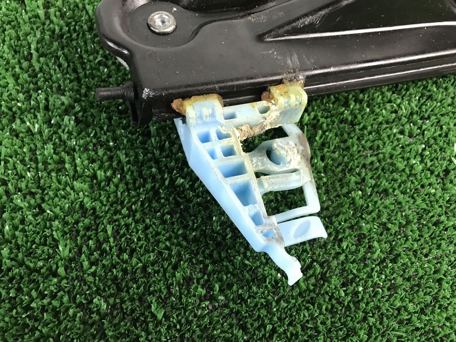 Стеклоподьемник передний Фиат Добло 263 Опель Комбо D 2010-2017