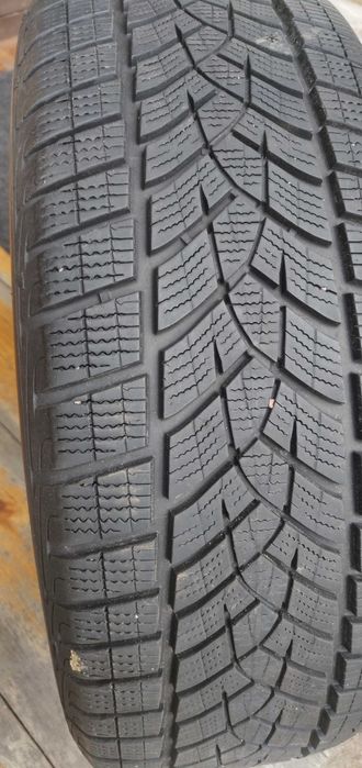 215 55 r18 Goodyear Ultragrip