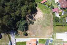 Terreno com 1.571m2 situado numa zona residencial na Ucha, Barcelos