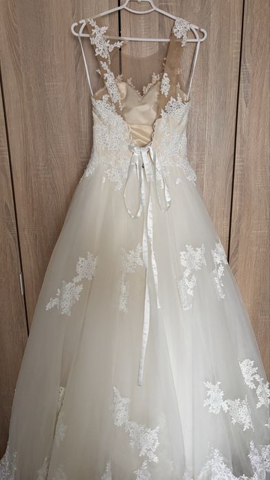 Продам Весільну сукню Ariamo Collection розмір S-M