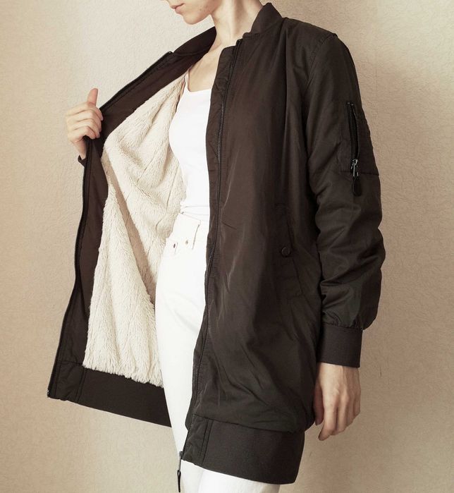 бомбер парка хакі с хутром всередині clockhouse