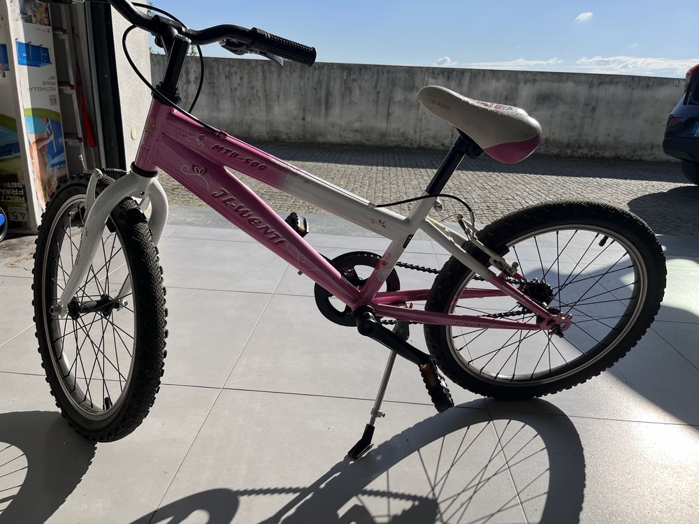 Bicicleta criança de menina